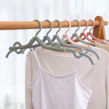 Student dormitory magic hanger plastic folding clothes support simple travel portable travel cool hanger drying rack